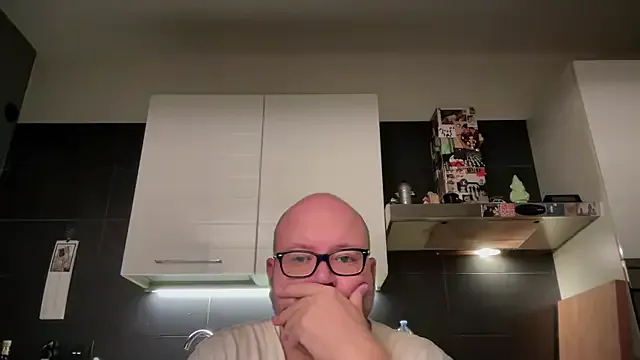 Freechat theitalianbear on StripChat