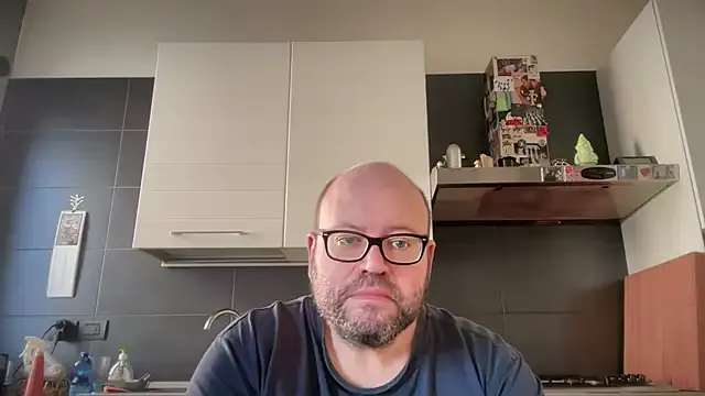 Freechat theitalianbear on StripChat