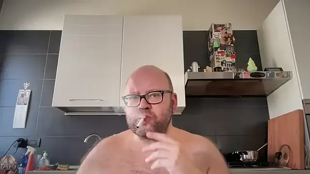 Freechat theitalianbear on StripChat