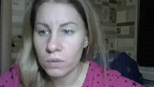 Freechat TherestlessKitty on StripChat