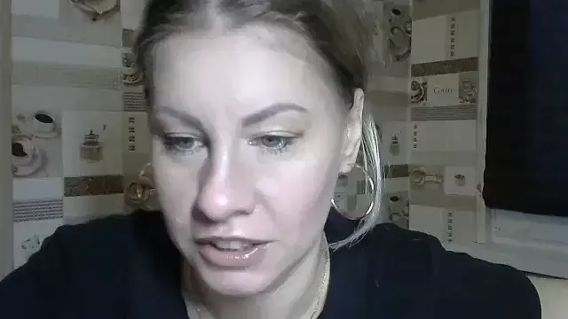 Freechat TherestlessKitty on StripChat