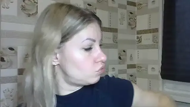 Freechat TherestlessKitty on StripChat