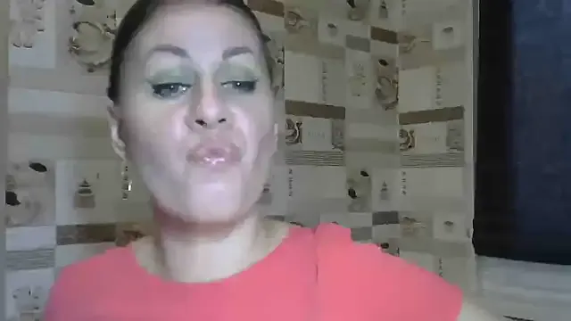 Freechat TherestlessKitty on StripChat