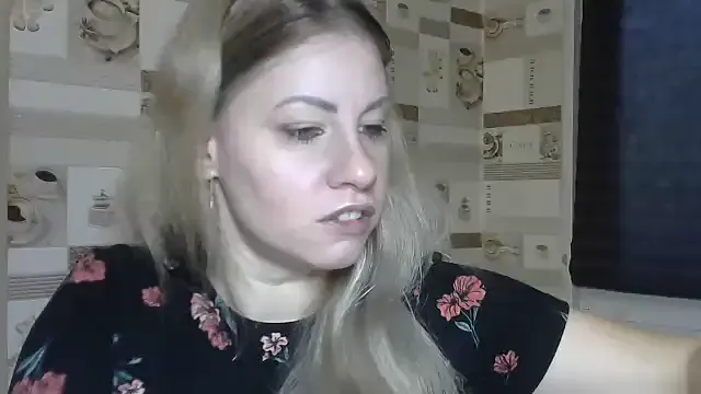 Freechat TherestlessKitty on StripChat