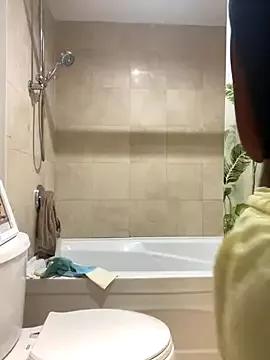Naked Room Tia__Fox 