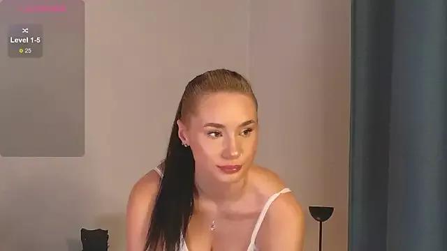 too_sexxxy from StripChat