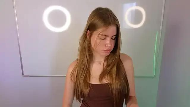 TracyJones from StripChat is Freechat