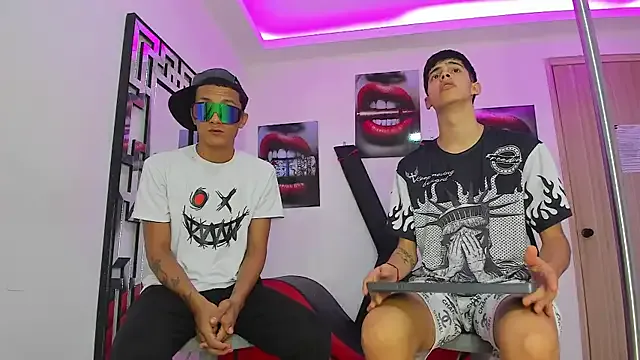 Freechat TWINKS_FRIENDS on StripChat