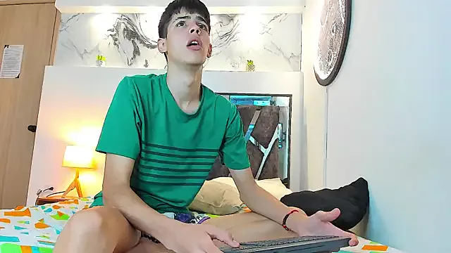 Freechat TWINKS_FRIENDS on StripChat