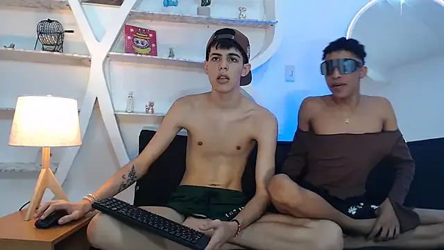 Freechat TWINKS_FRIENDS on StripChat