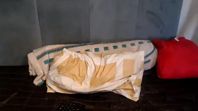 Tyllorsavage from StripChat is Freechat
