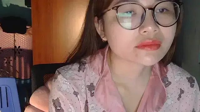 Uhem112 on StripChat