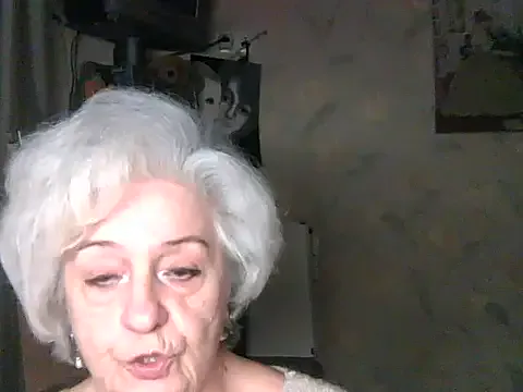 Private ValeriaKroww on StripChat