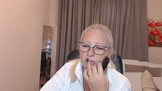 Freechat ValeriaSharm on StripChat