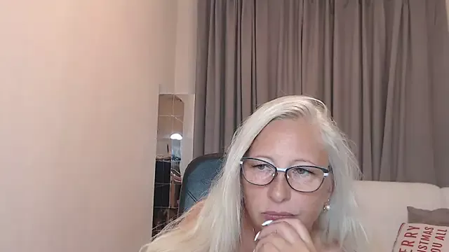 Freechat ValeriaSharm on StripChat