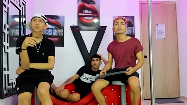 Freechat VERY_HOT_GUYS on StripChat