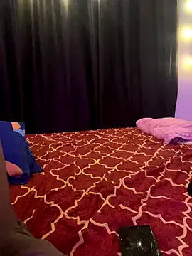 Freechat vickyandtania on StripChat