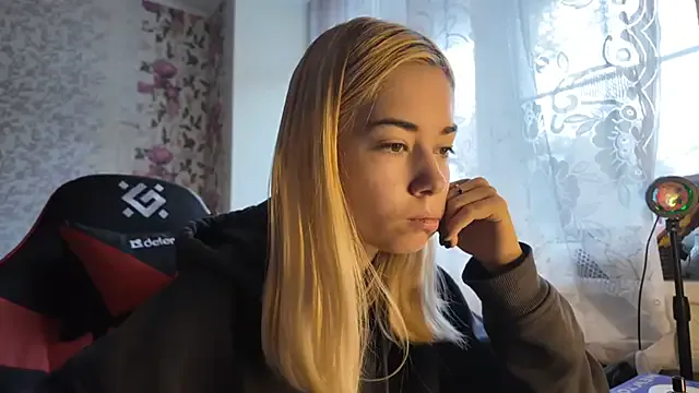 Freechat Witching_Moon on StripChat