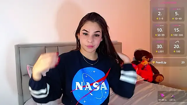 Freechat x_isabela_x on StripChat