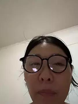 xiiuuff18 from StripChat