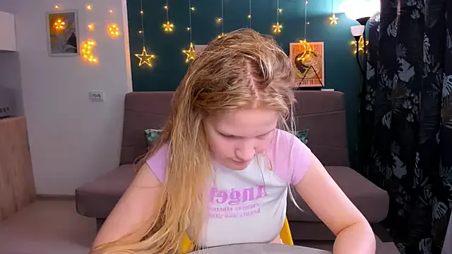 Freechat Xloe_Queen on StripChat