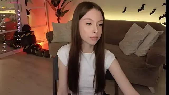 Naked Room Yasmin_Kass 