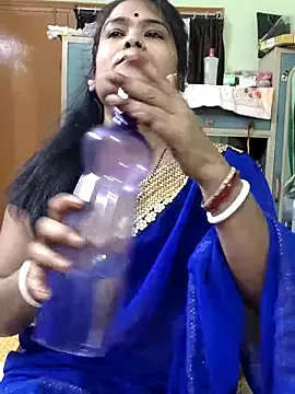 Freechat yoursweety09 on StripChat