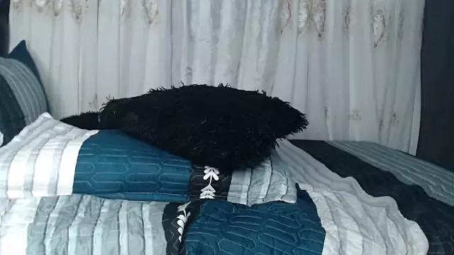 YummySquiter95 from StripChat