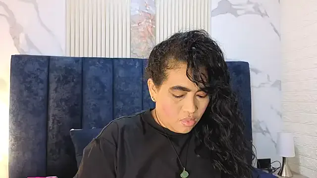 StripChat yunkeyc is Freechat yunkeyc — Teasing softly with my fingers