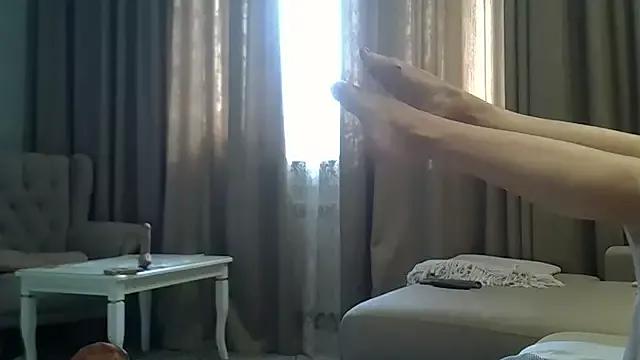 Naked Room ZarinaSwift 
