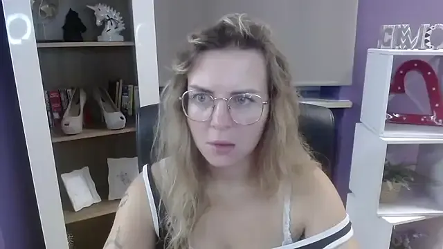 Freechat Zoey_Erotic on StripChat