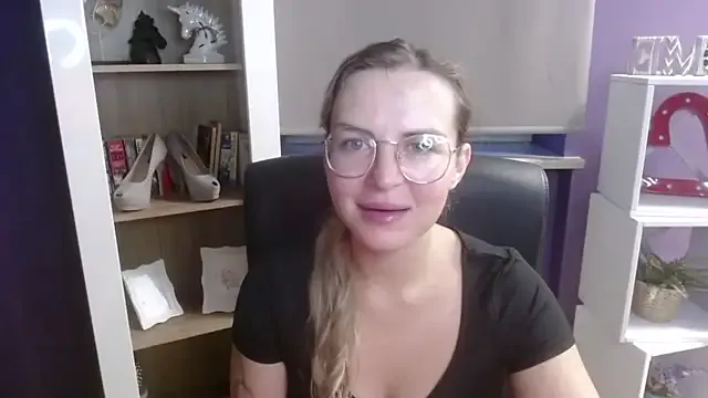 Freechat Zoey_Erotic on StripChat